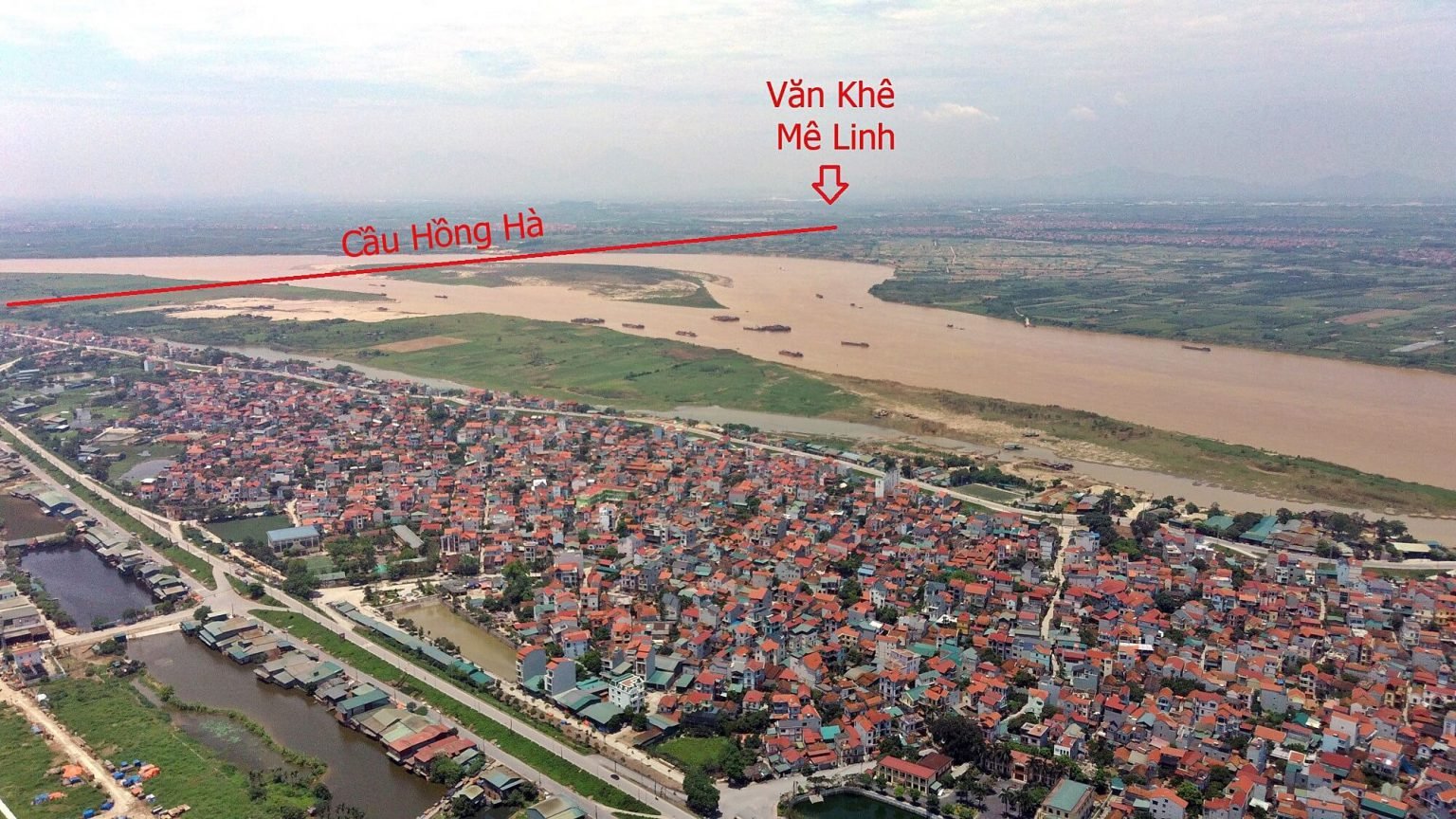 Phía Bắc cầu Hồng Hà nằm trên địa bàn xã Văn Khê, huyện Mê Linh.