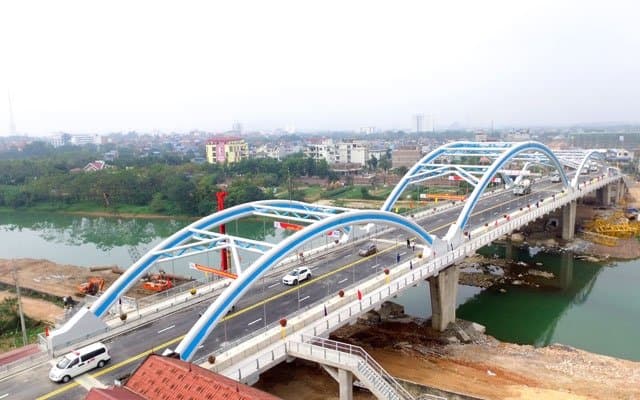 Cầu Bến Tượng vừa được đưa vào sử dụng năm 2018, bước đi đầu tiên để TP Thái Nguyên phát triển về phía đông, 2 bên sông Cầu
